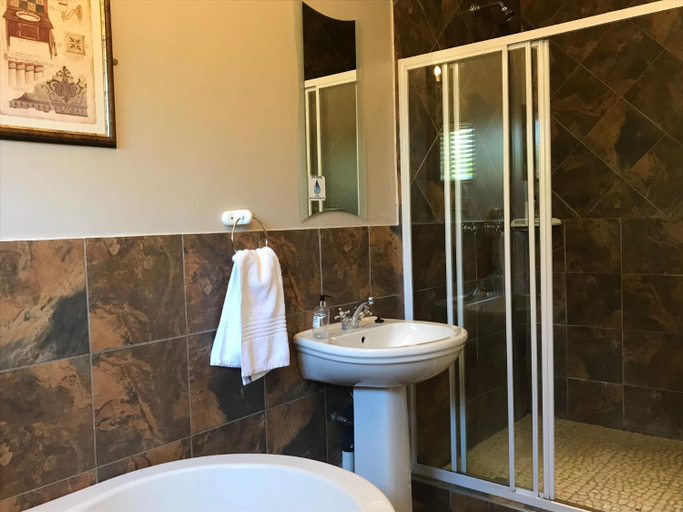 Bathroom 4