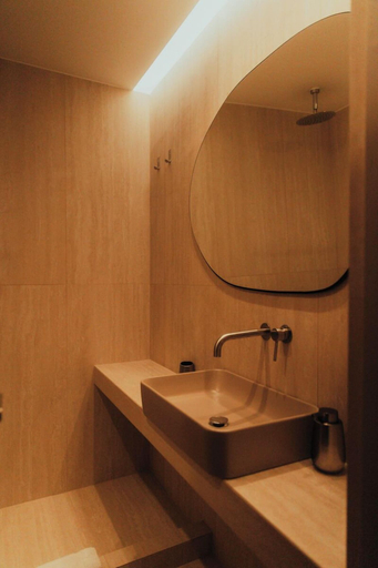 Bathroom 4, MGM Residencies - Louizis Riankour, Attica
