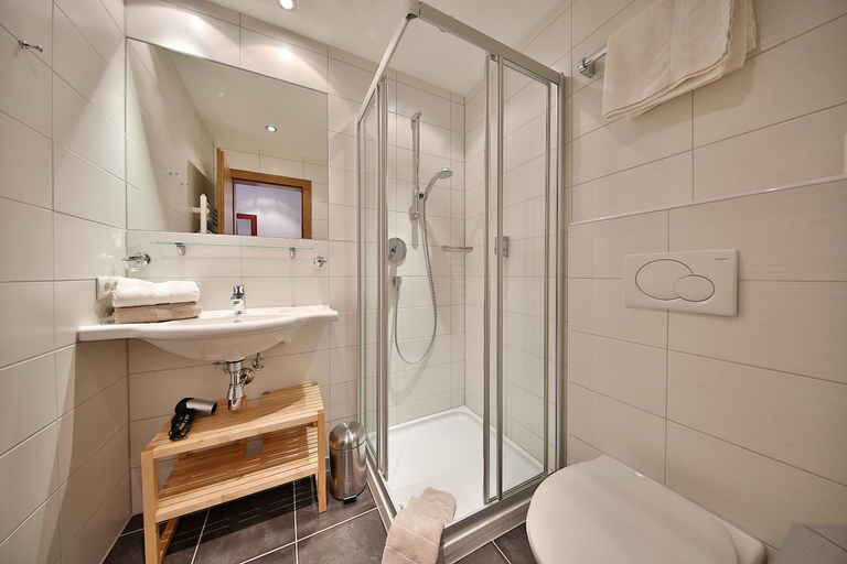 Bathroom 4, Hotel Garni Fiegl Apart, Imst