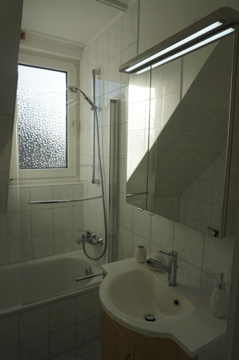 Bathroom 2, Lilis Ferienwohnung, Heidekreis