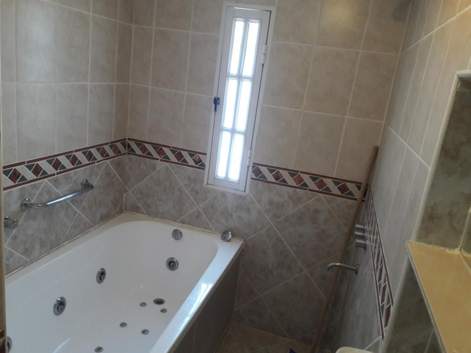 Bathroom 4, Hotel Teomar, Villa Gesell