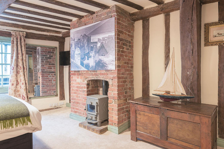 Others 3, The Standard Inn, East Sussex