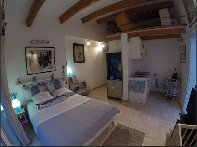 Others 4, ChambreStudio bord de mer, Piscine, Var