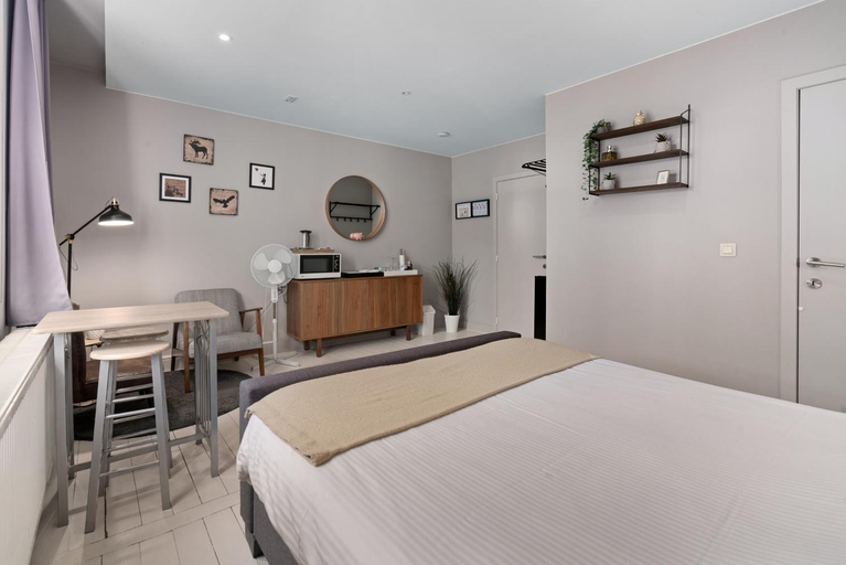 Others 3, Spacious Guest Suites near Historic Market - 5 Min Walk, West-Vlaanderen