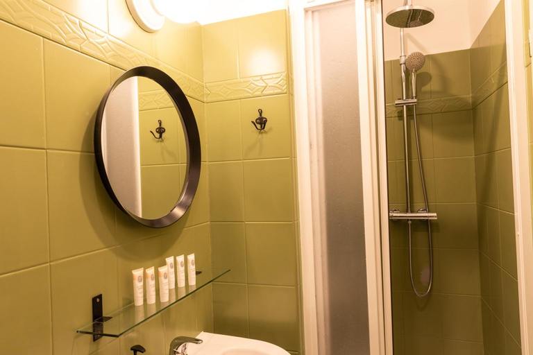 Bathroom 4, Sir Toby's Midtown, Praha 8