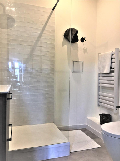 Bathroom 3, Carnets de voyage Cote studios, Var