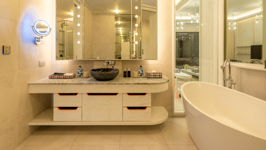 Bathroom 26