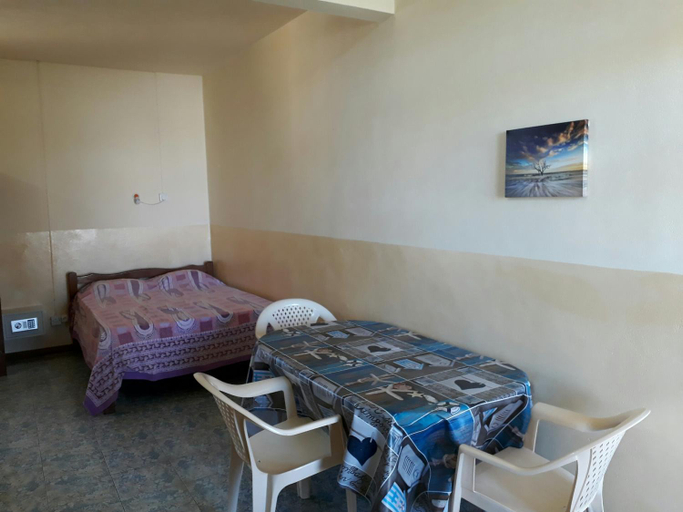 Bedroom 2, Allamanda Apartments - 100m Bain Boeuf Beach