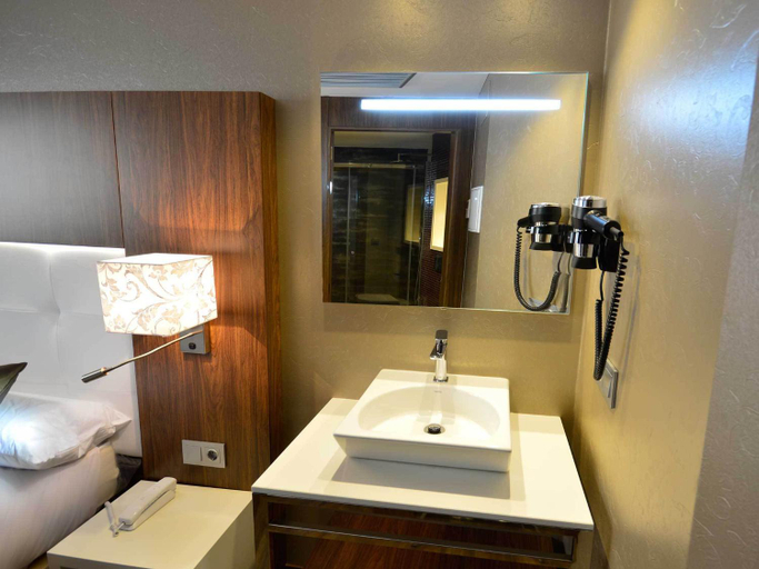 Bathroom 3, Gran Hotel Botanicos, Teruel