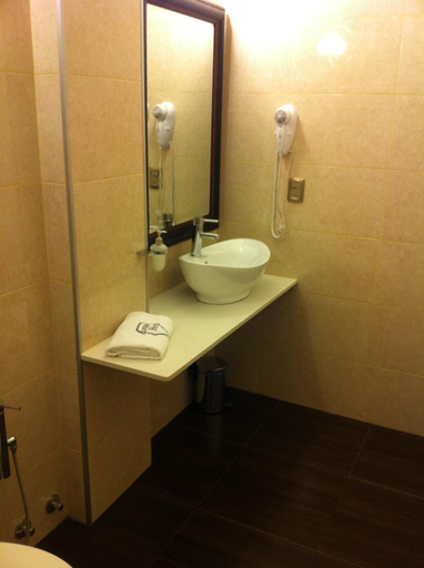 Bathroom 4, Alvear, Montevideo