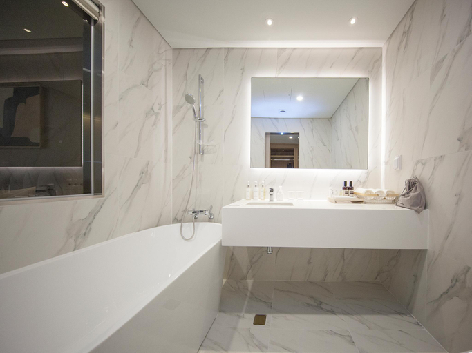 Bathroom 5, Hotel Londoner Changwon Jinhae Yongwon, Jinhae