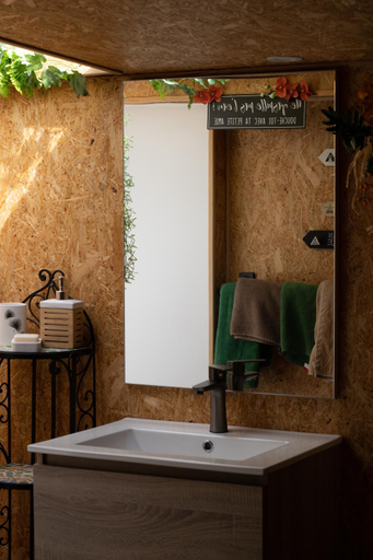 Bathroom 2, O TAO, Pas-de-Calais