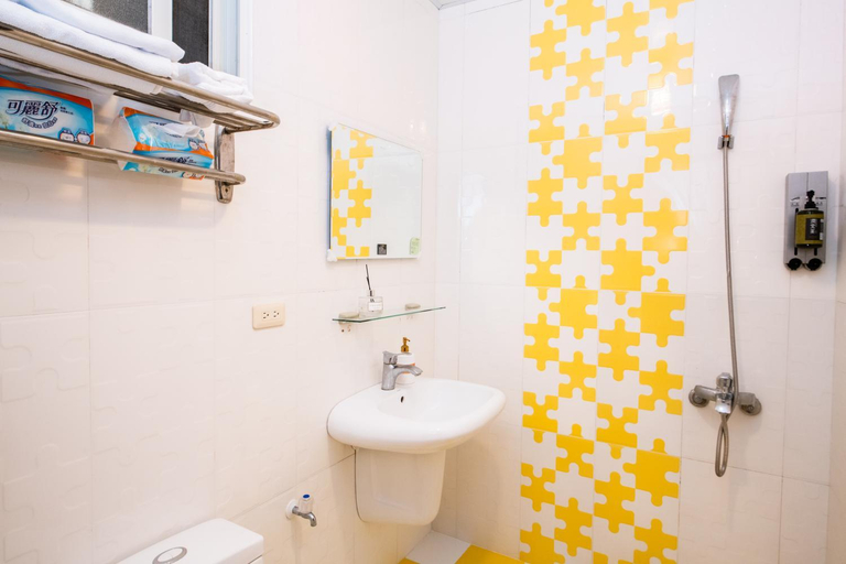 Bathroom 3, 台東市民宿托斯卡尼網紅館Toscana Mary 火車站 親子友善 寵物友善 療癒民宿 可包棟卡拉OK自動麻將 自助入住 商務空間 夢幻庭院, Taitung