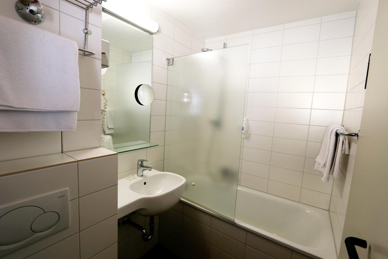 Bathroom 2, Atelier Hotel Essen-City, Essen