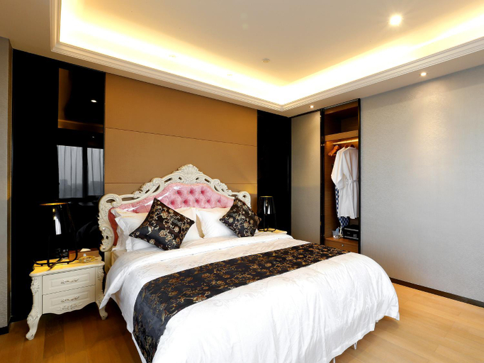 Bedroom 8