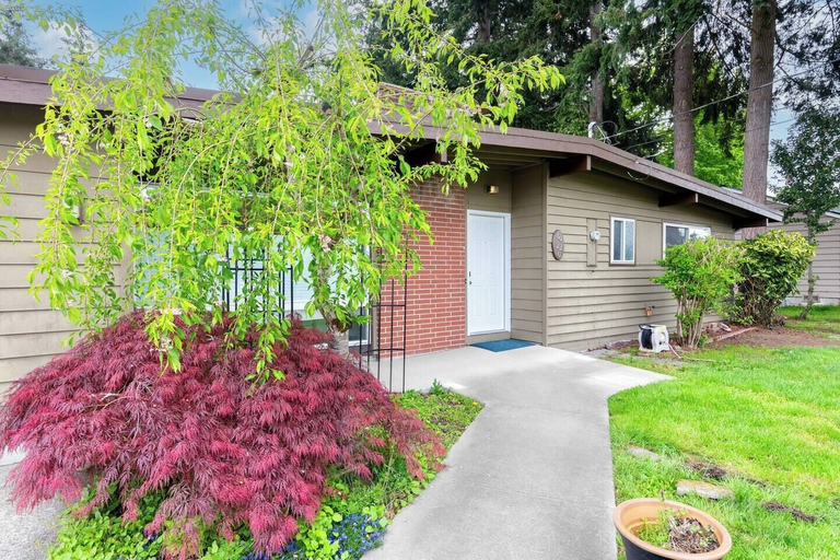 Exterior & Views 2, Bellevue Work & Relax Near Downtown, King