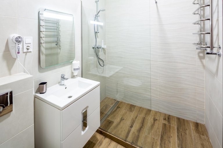 Bathroom 3, Новобудова в центрі Львова, L'vivs'ka