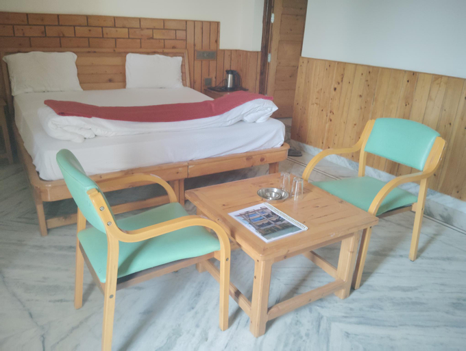 Bedroom 2, Hotel CM Palace - Pure Vegetarian, Mandi