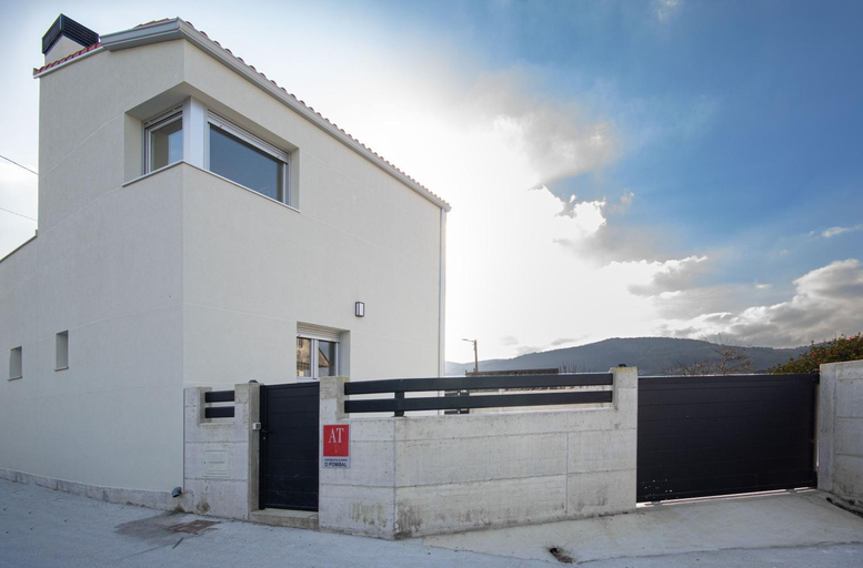 Others 5, AG Casa do Ramon en Playa Razo con patio exterior, A Coruña