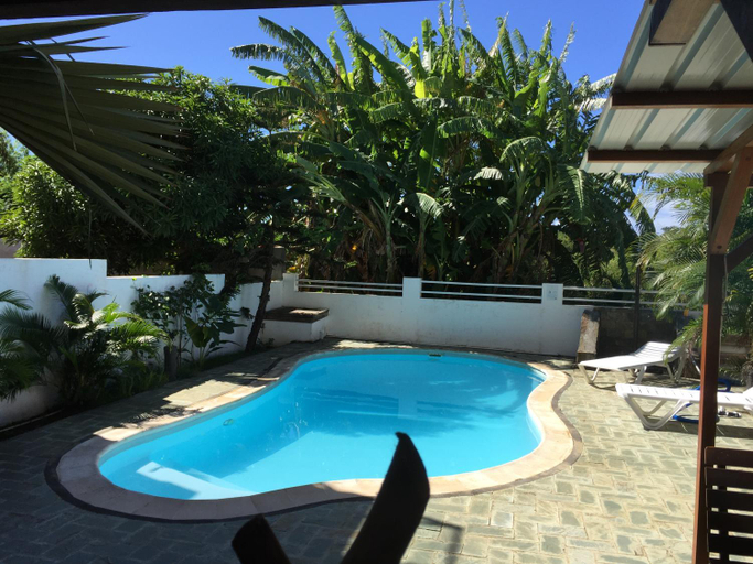 Others 2, Pereybere Villa Valari with Pool Near Beach