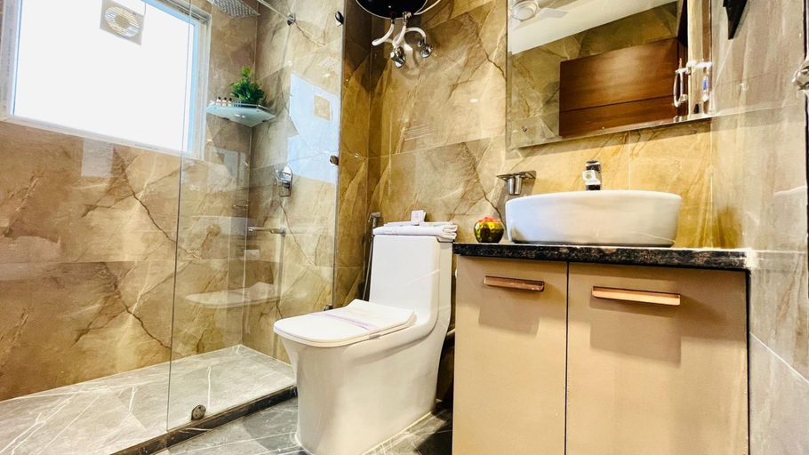 Bathroom 4, BluO Studio1 DLF CyberCity - Balcony, Gym TT, Lift, Gurgaon