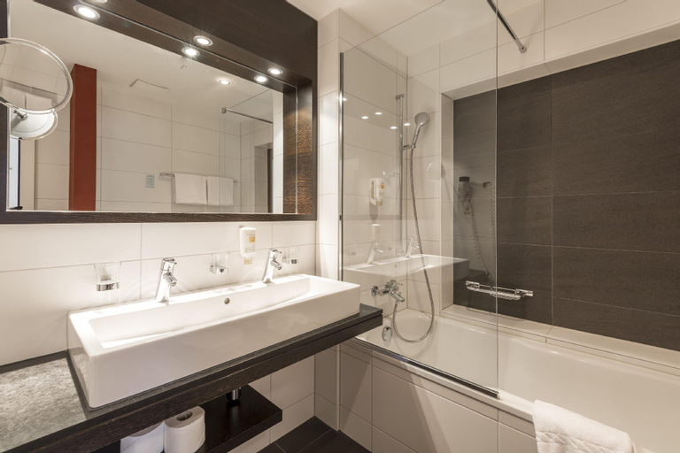 Bathroom 24