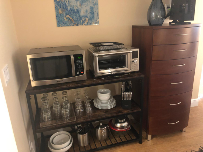 Others 5, Private bedroom & den suite with shared pool & tropical garden, Broward