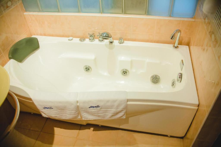 Bathroom 3, Family Hotel Shipkovo, Troyan