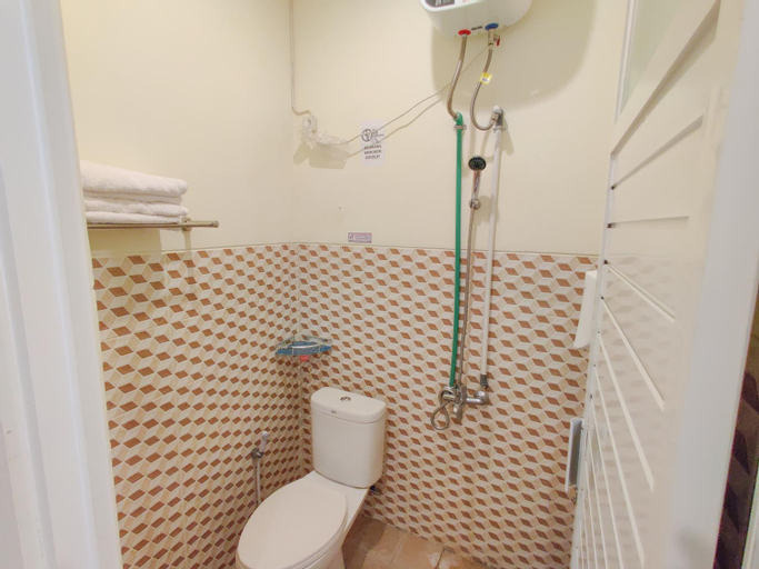 Bathroom 9