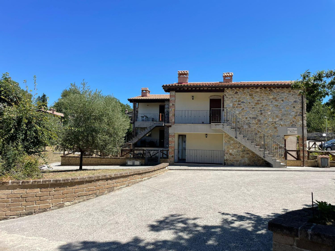 Exterior 5