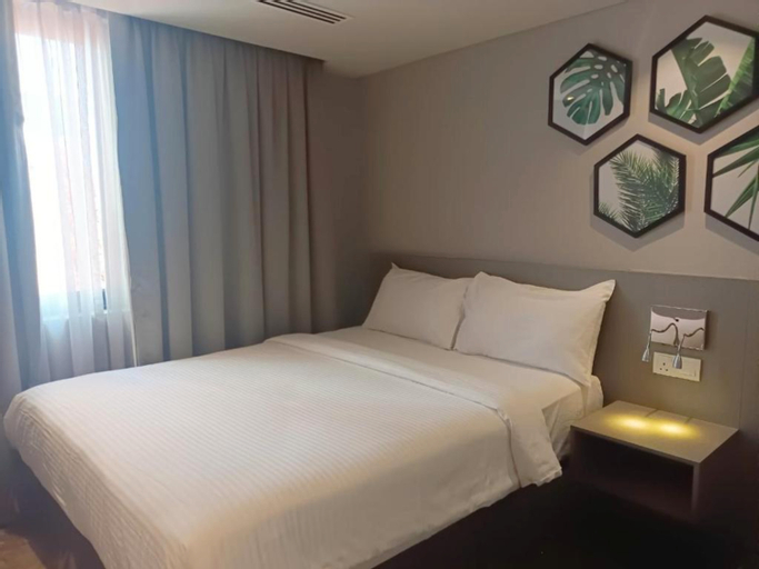 Bedroom 4, Bahari Parade Hotel Managed By The Ascott Limited, Penang Island