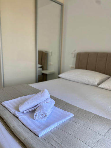 Others 2, Zen Residence, Gradac