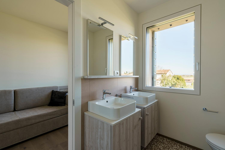 Bathroom 4, Ca' Barbieri San Dona'- Calm and Comfort in the Veneto countryside, Venezia