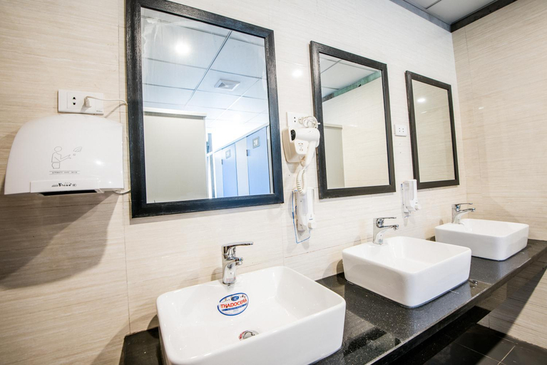 Bathroom 5, Hanoi Buffalo Hostel, Hoàn Kiếm