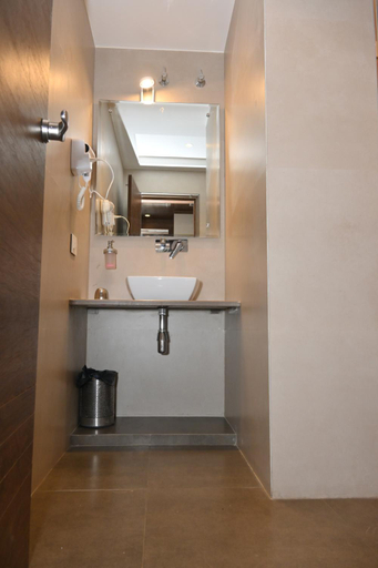 Bathroom 2, Hotel Banaras Villa, Varanasi