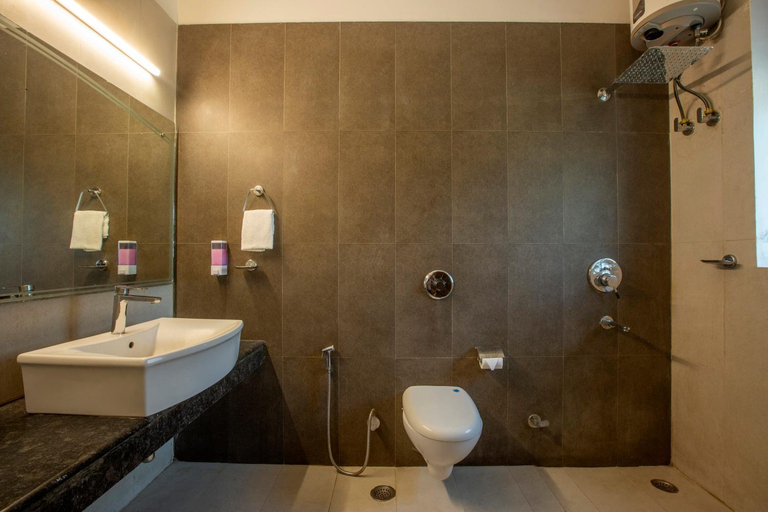 Bathroom 3, Green Lotus Sai International, Delhi