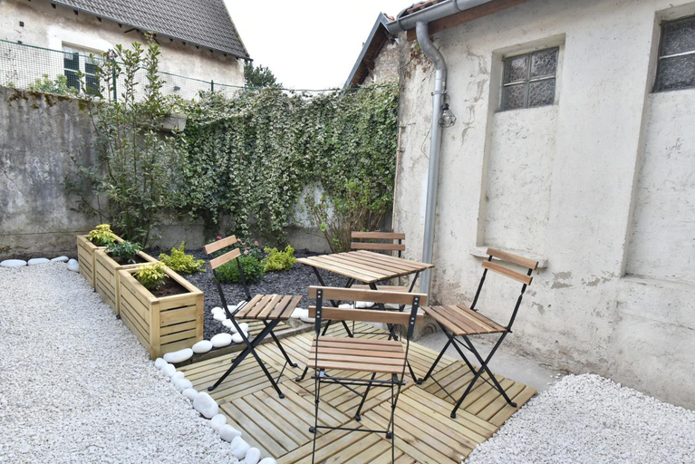 Others 3, Welcome Home, Essonne
