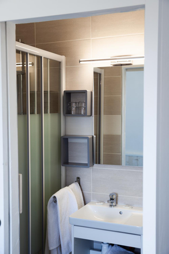 Bathroom 3, Hotel La Casa , Le Barcares, Pyrénées-Orientales