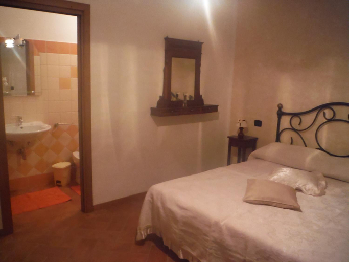 Others 5, Agriturismo Santa Adriana, Pisa