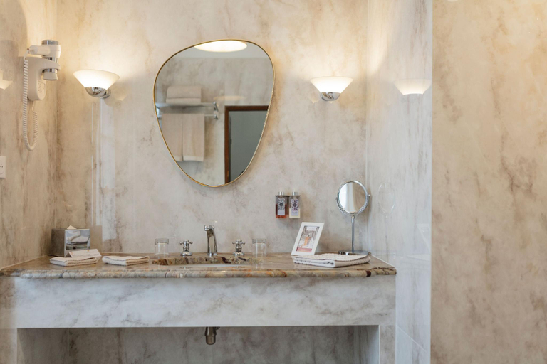 Bathroom 15