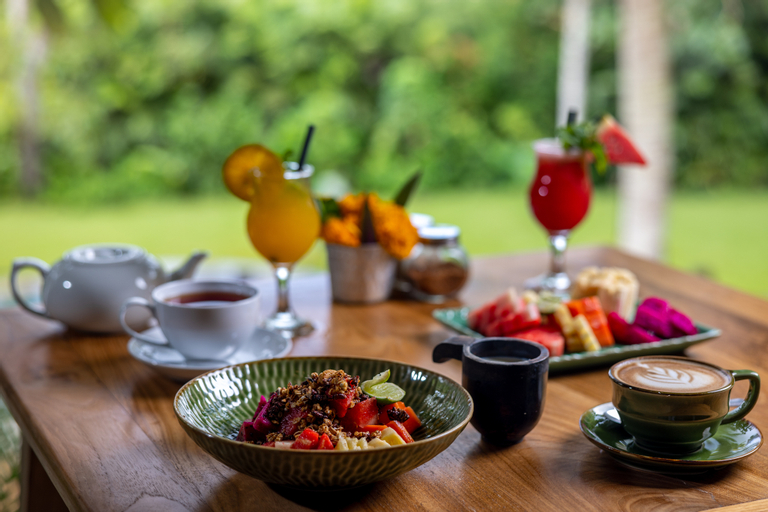 Food & Drinks