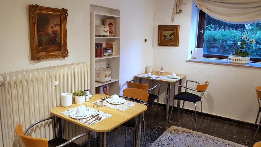 Others 3, Hotel Cornelia, Wetteraukreis
