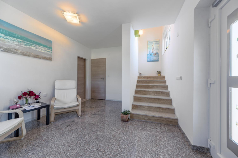 Others 4, Lavander 3 private room with bathroom and balcony, Pula