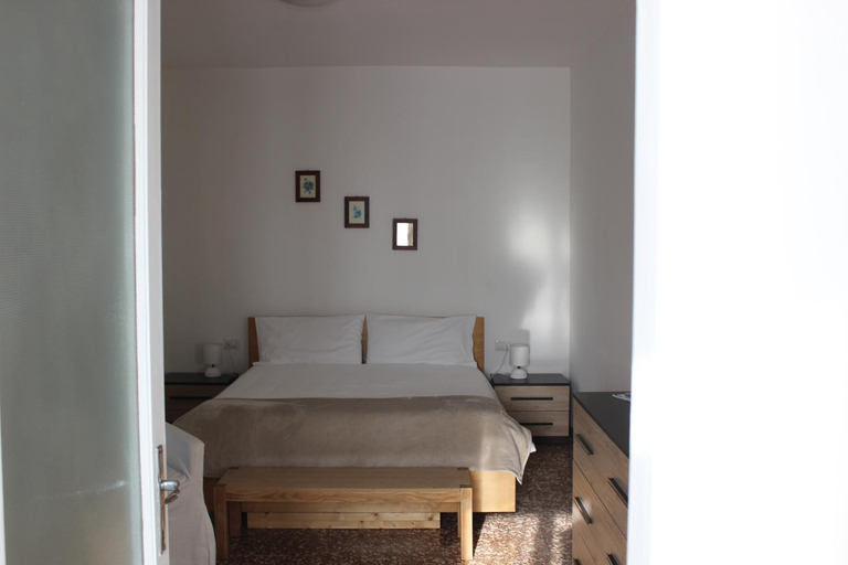 3, Casa Lia, Novara