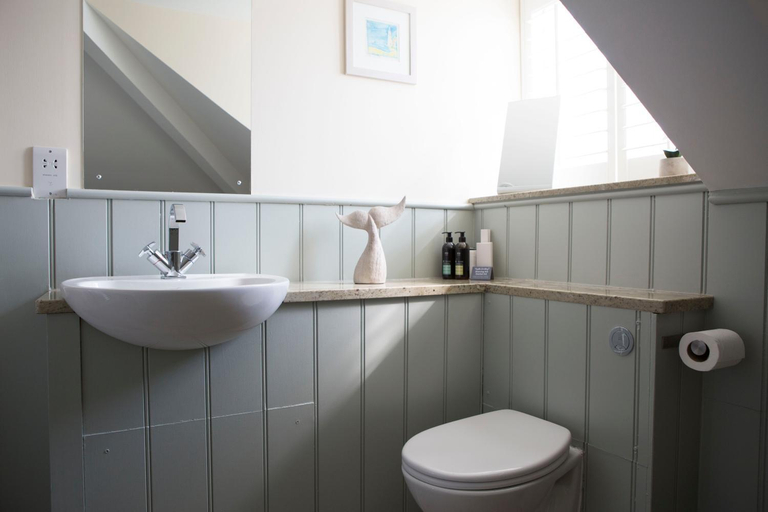Bathroom, Seacroft, Gwynedd