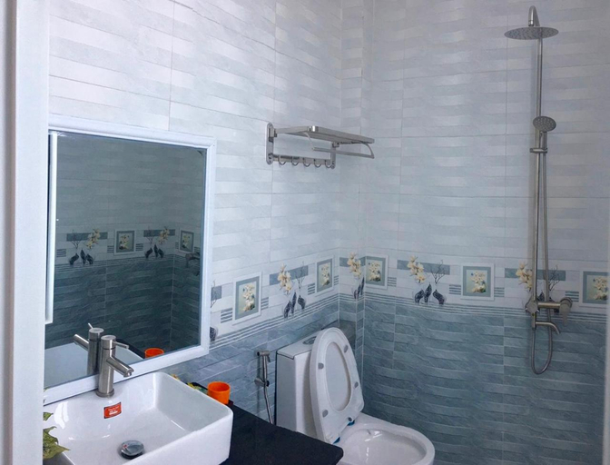 Bathroom, Hoa Anh Đao Motel, Côn Đảo