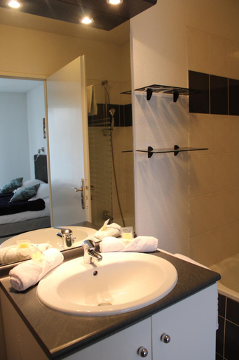 Bathroom 3, City Lodge Appart Hotel Niort, Deux-Sèvres