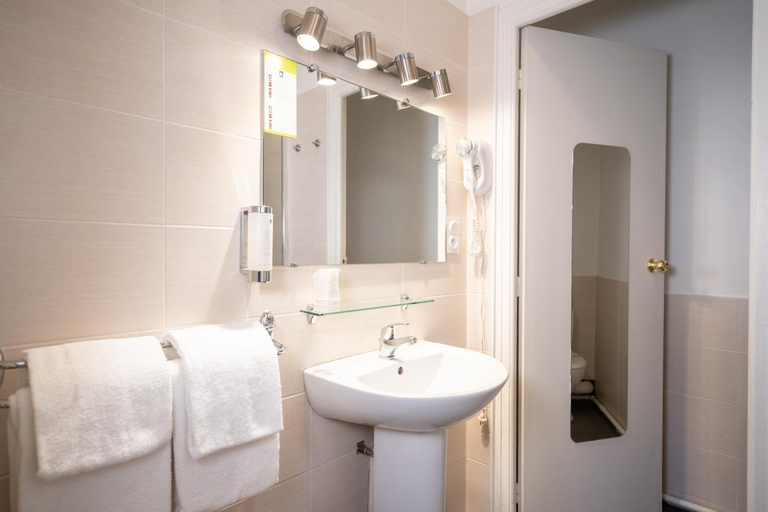 Bathroom 7
