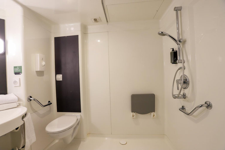 Bathroom 4, Haguenau Strasbourg Nord, Bas-Rhin
