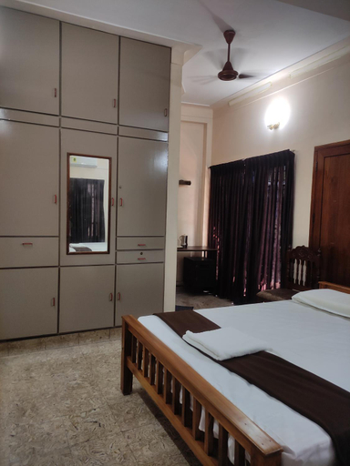 Others 5, Sreevalsam Guest House, Thiruvananthapuram